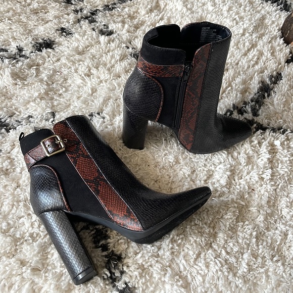 Snakeskin Bootie - Picture 9 of 12